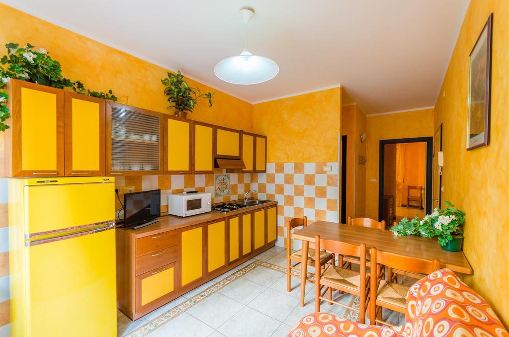 Bussola Apartment *